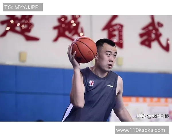 韩德君：从篮球新星到CBA传奇的成长之路与辉煌成就